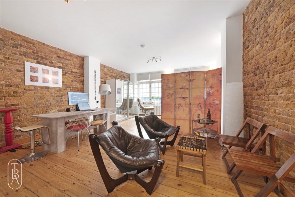 Chapel Place EC2A