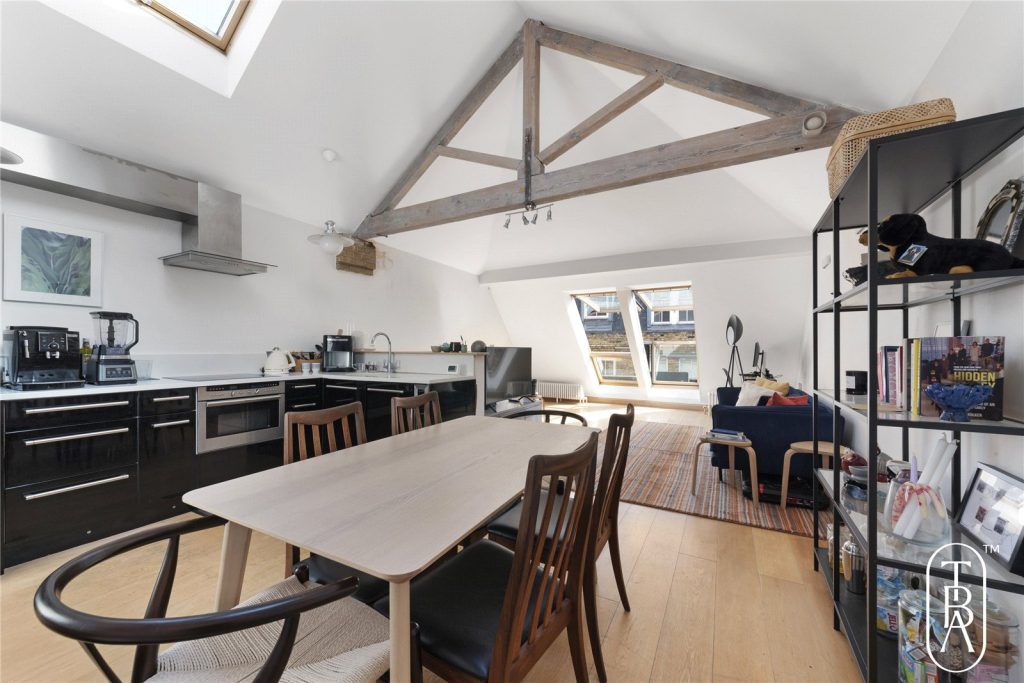 Chapel Place EC2A