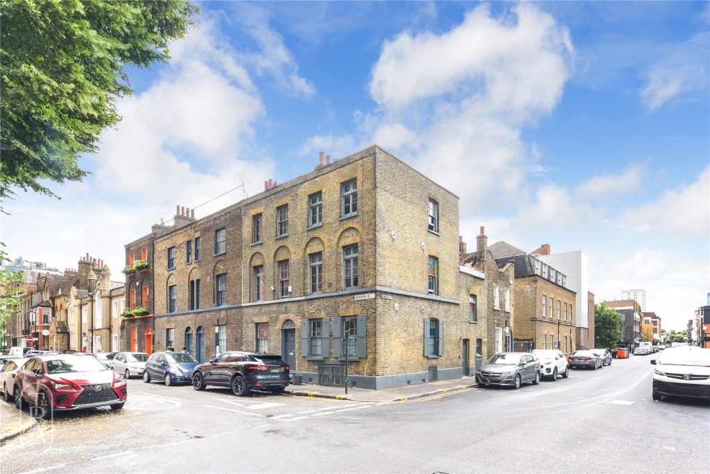 Newark Street, E1