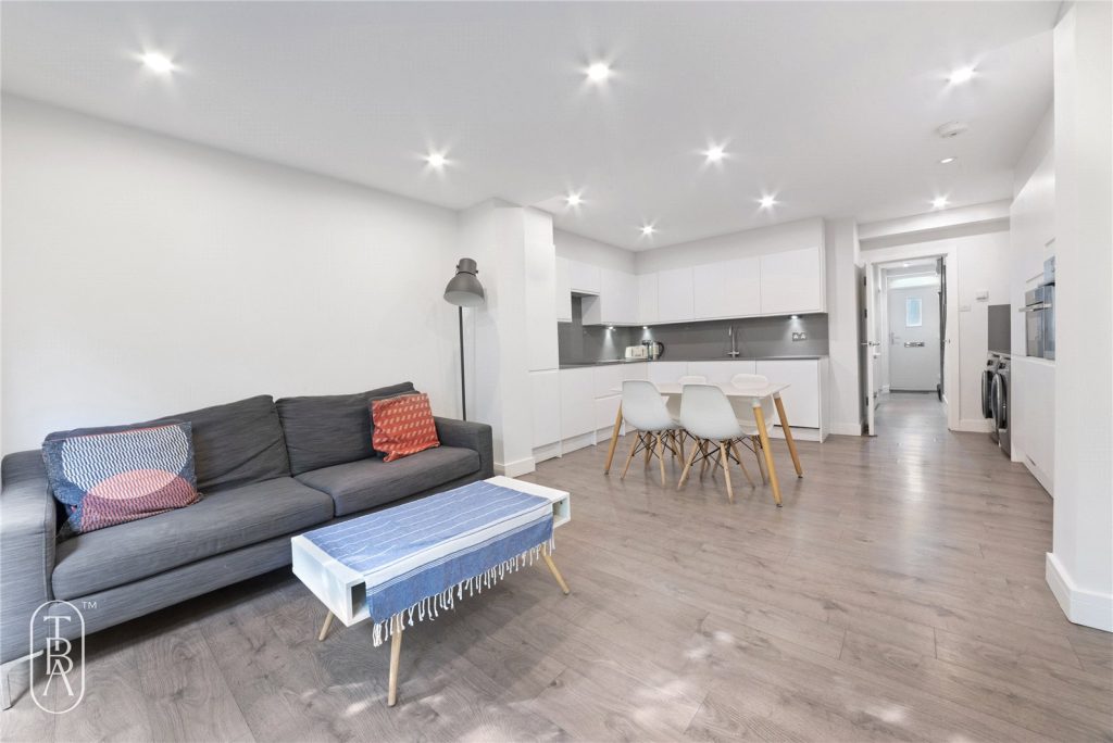 Barnfield Place E14